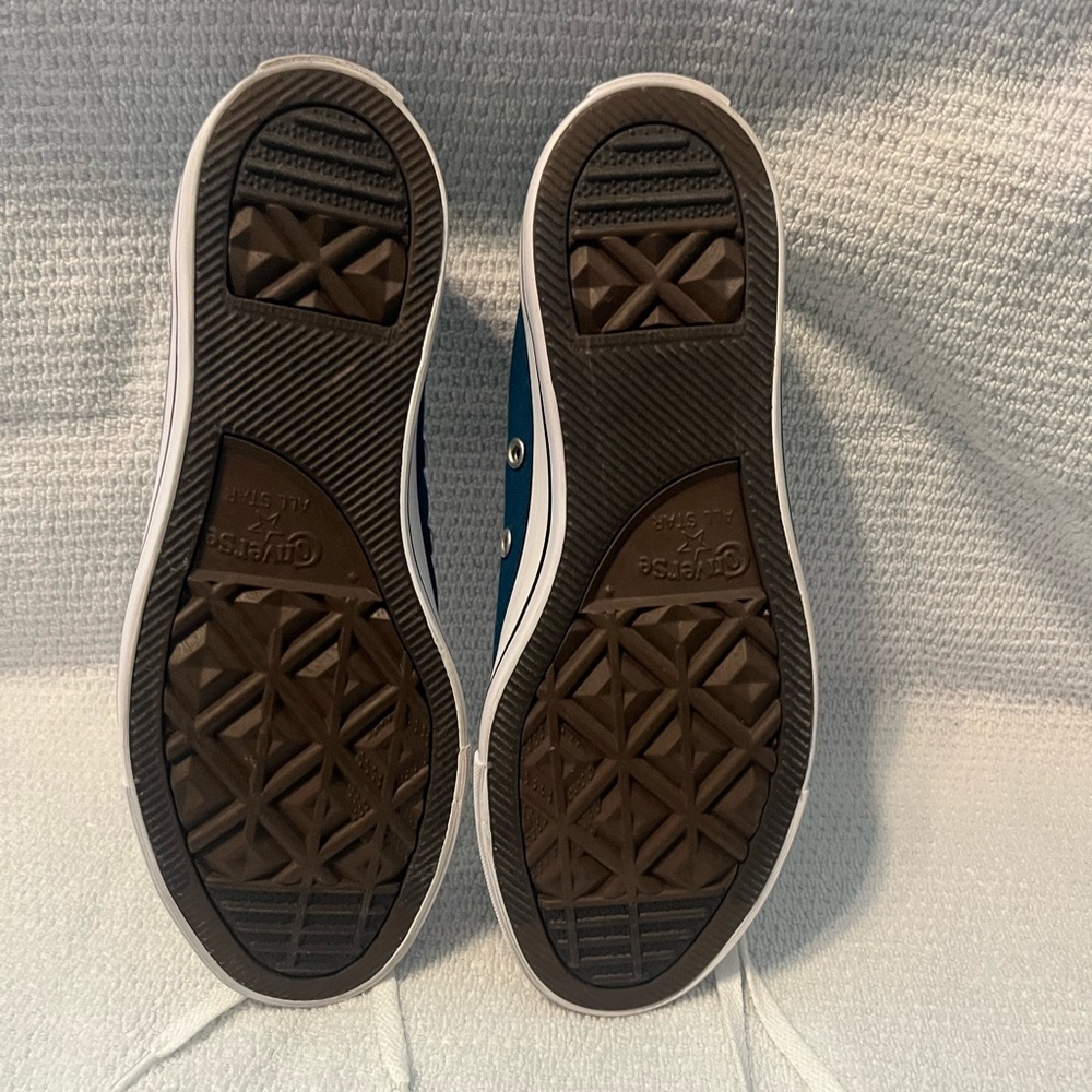NWOT Converse All Star Classic Low - Picture 3 of 3